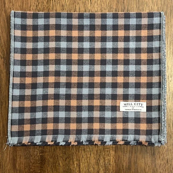 MILL CITY FINERIES Flannel Scarf - Picture 1 of 4